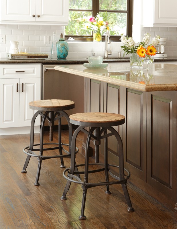Cothern Swivel Solid Wood Adjustable Height Bar Stool