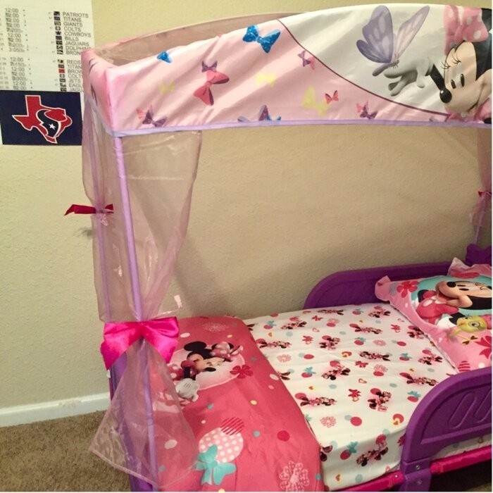 Disney Minnie Mouse Bow-tique Convertible Toddler Bed