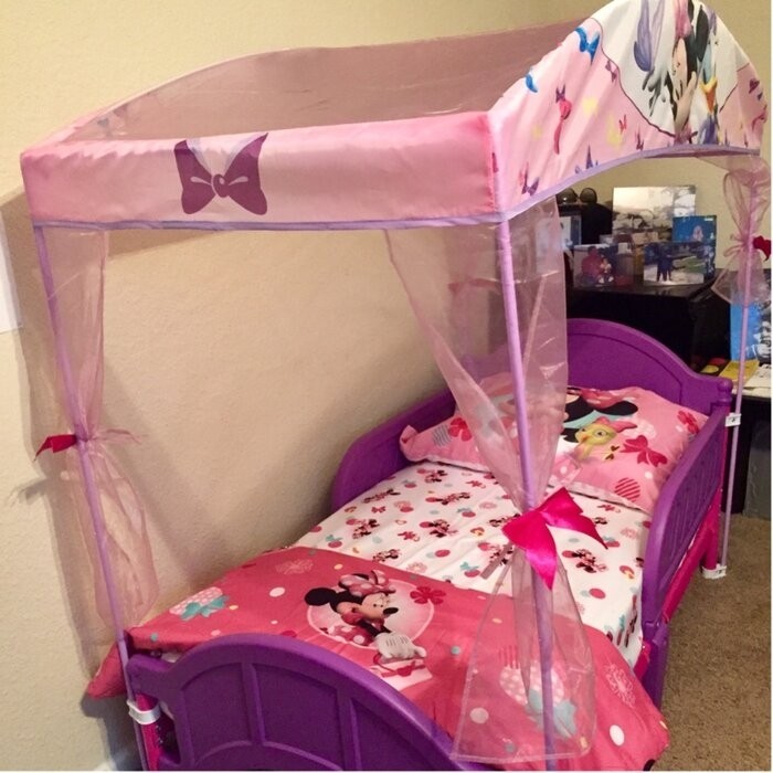 Disney Minnie Mouse Bow-tique Convertible Toddler Bed