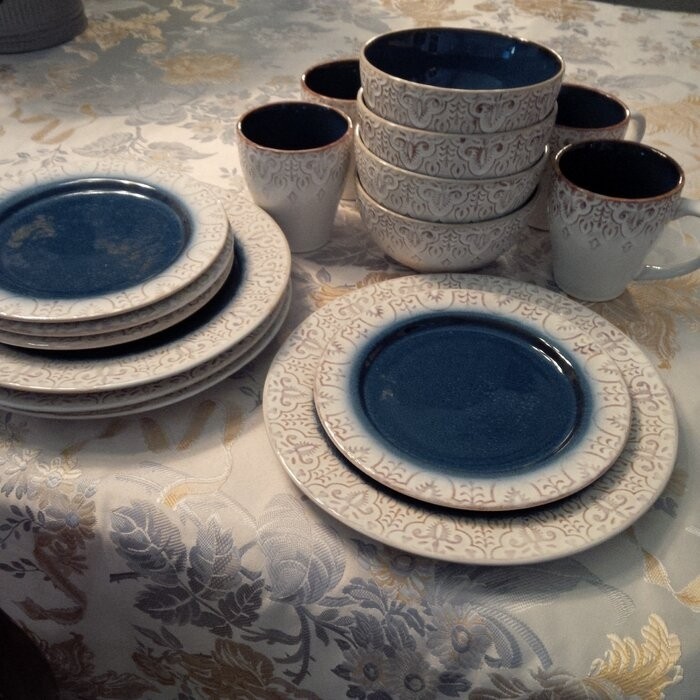 Dortch 16 Piece Full Set, Service for 4