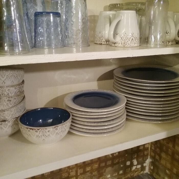 Dortch 16 Piece Full Set, Service for 4