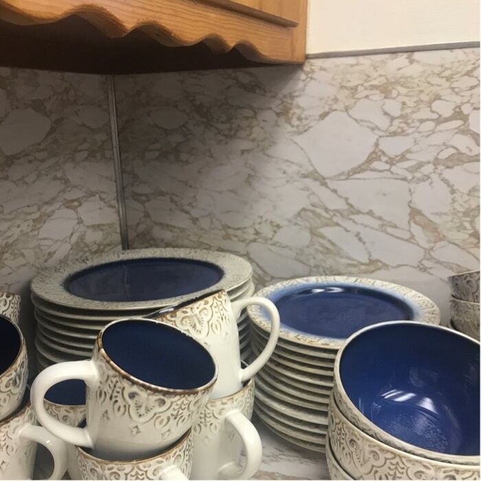 Dortch 16 Piece Full Set, Service for 4