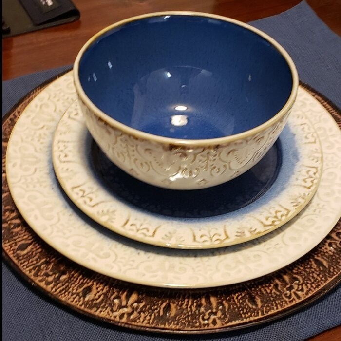 Dortch 16 Piece Full Set, Service for 4