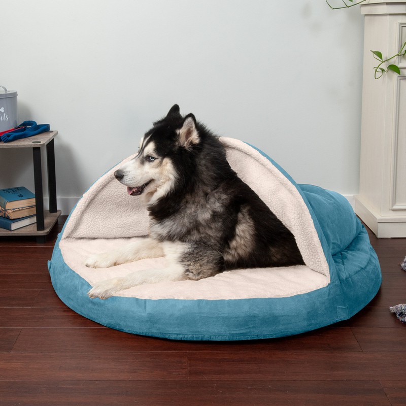 Elnora Hooded Dog Bed