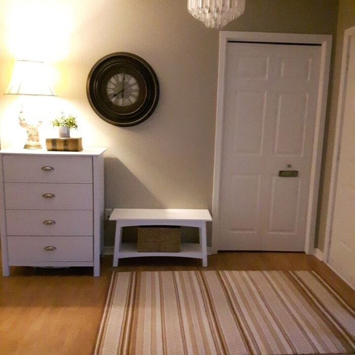 Lund Shelves Bench