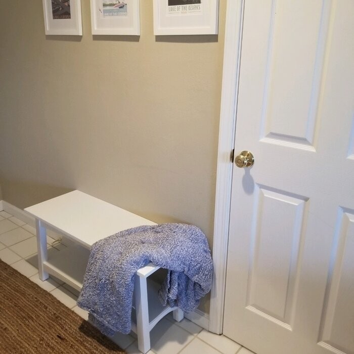 Lund Shelves Bench