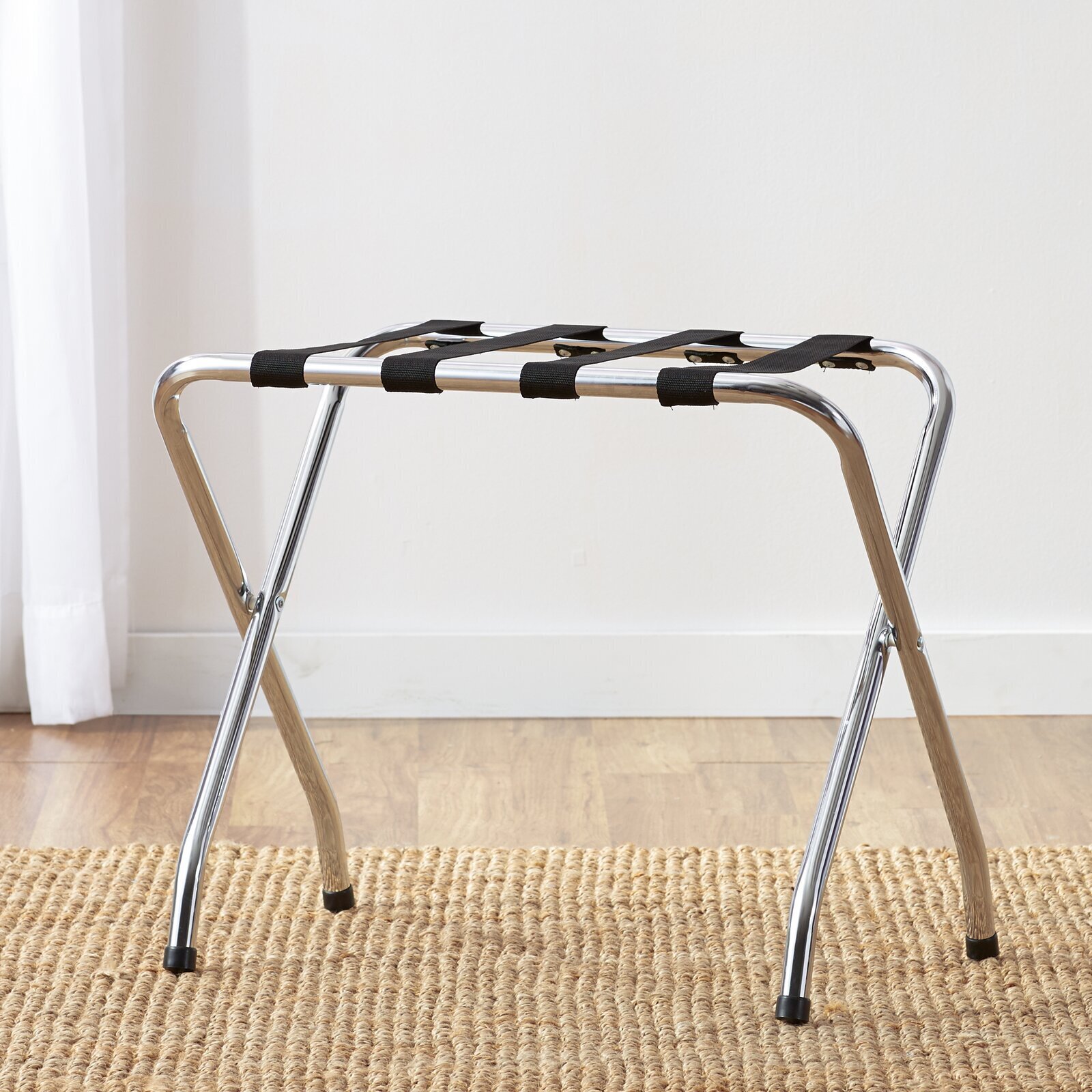 Metal luggage rack with a contemporary touch