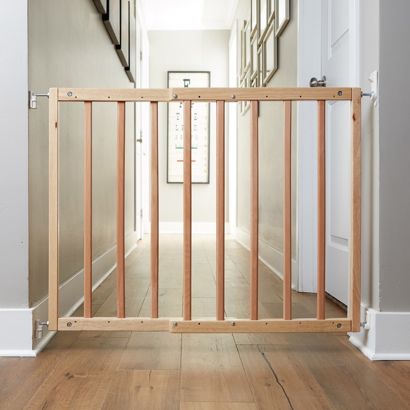 Safety Mate Expandable Wall Mounted Pet Gate