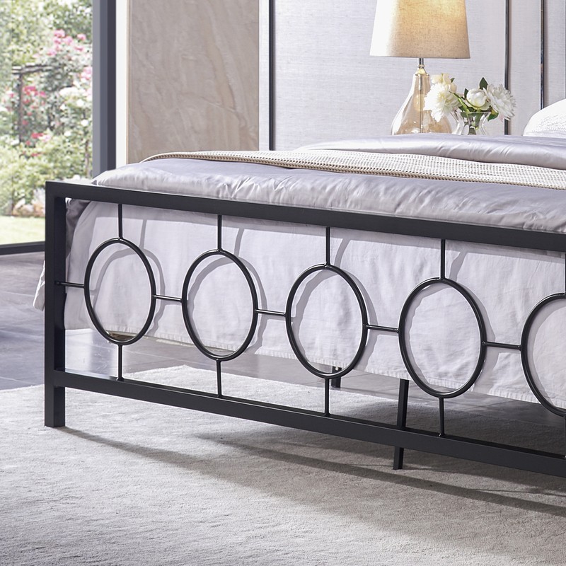 Singraul King Platform Bed