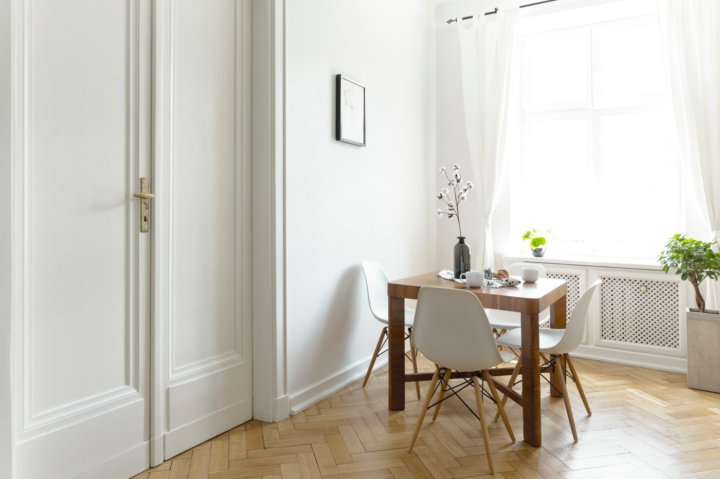 Small-Space Dining Tables We Love — And They Double as Desks