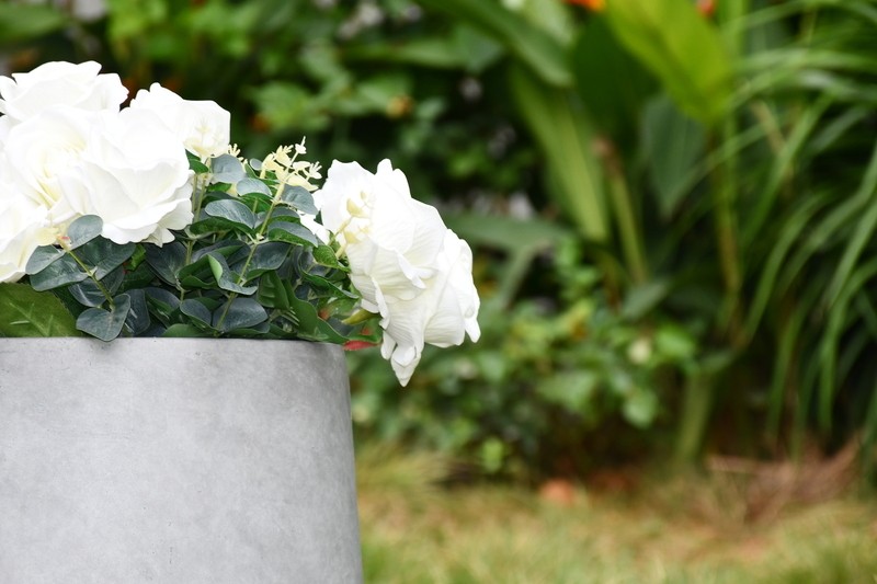 Terri Fiberglass Pot Planter