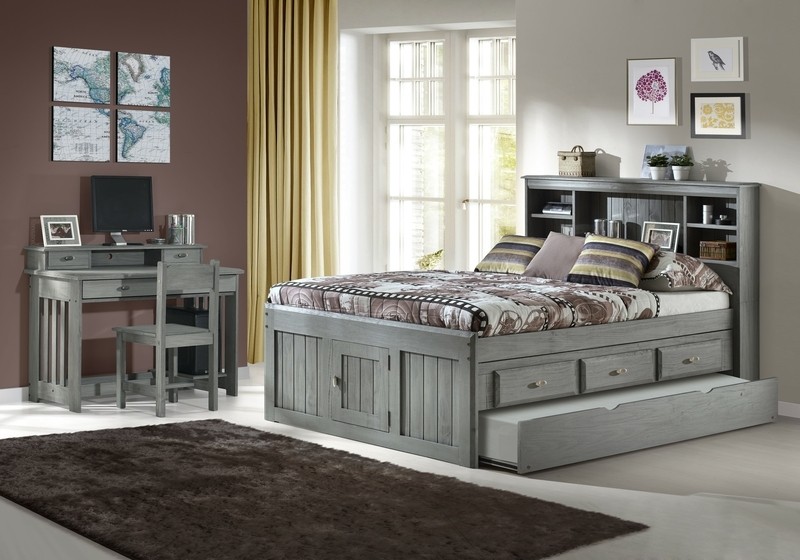Versa Desk with Hutch