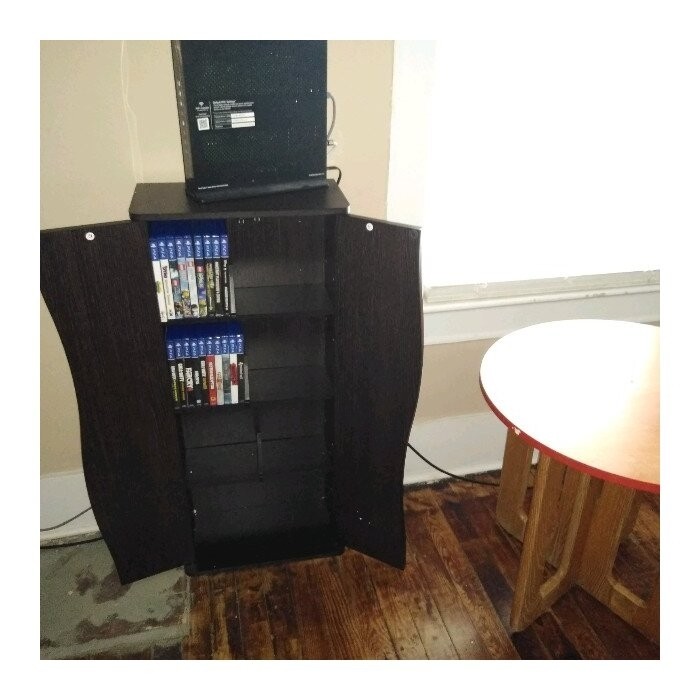198CD/88DVD Multimedia Cabinet