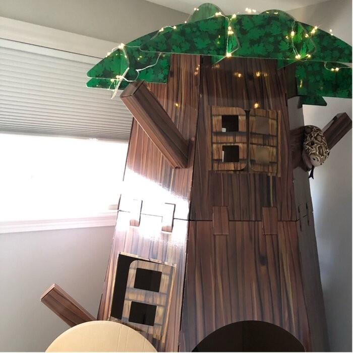 2.7' x 4.4' Cardboard Playhouse