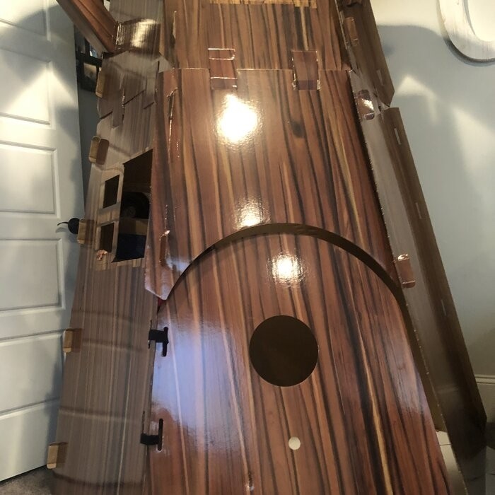 2.7' x 4.4' Cardboard Playhouse