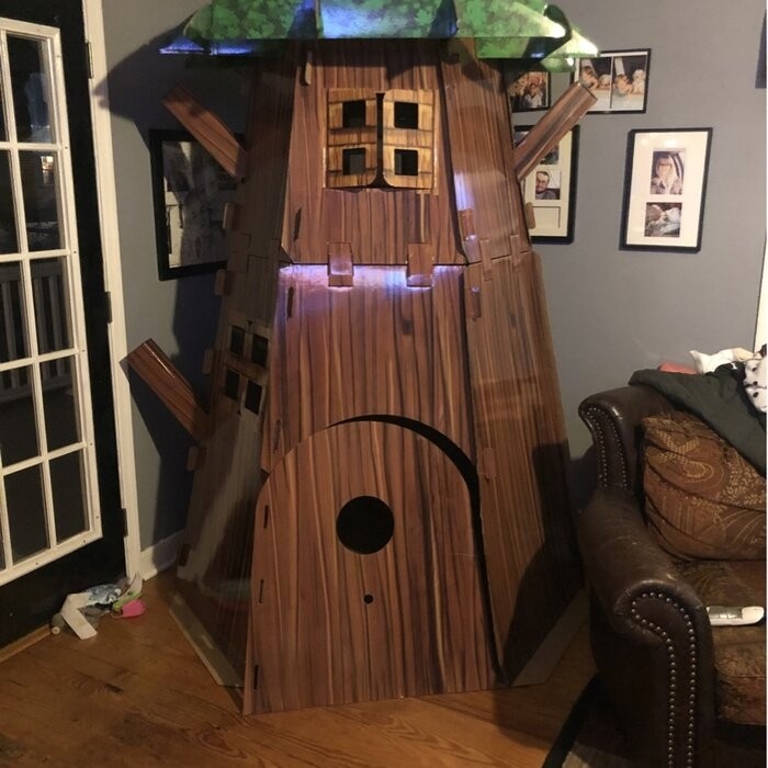 2.7' x 4.4' Cardboard Playhouse