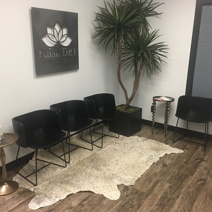 22.25'' Tall Pedestal End Table