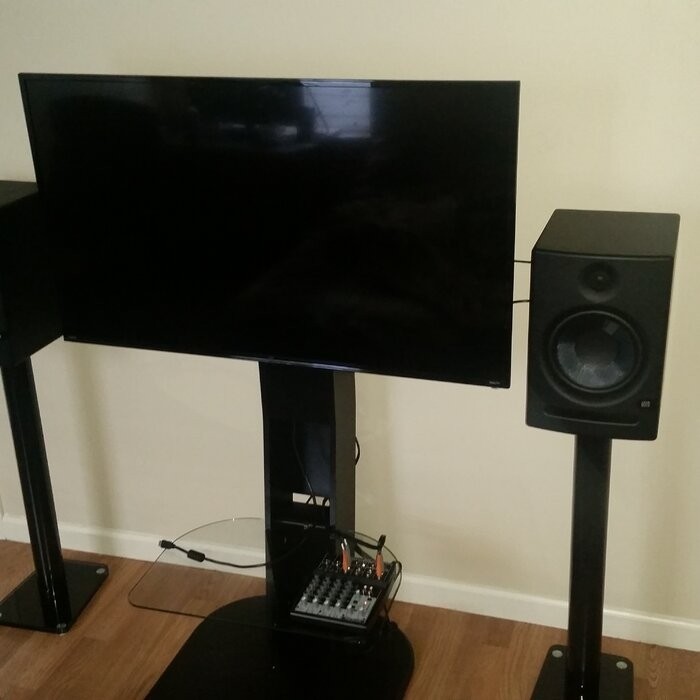 32" Fixed Height Speaker Stand