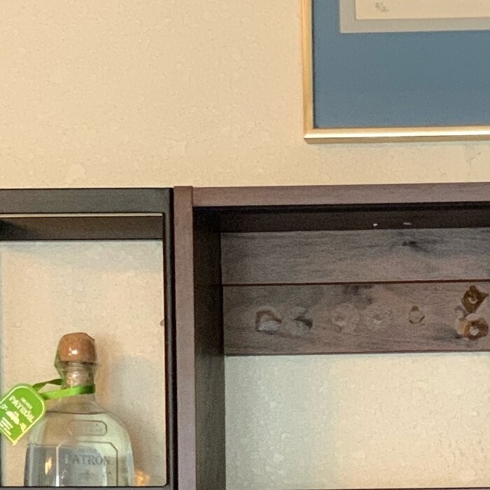 Akeela Mini Bar