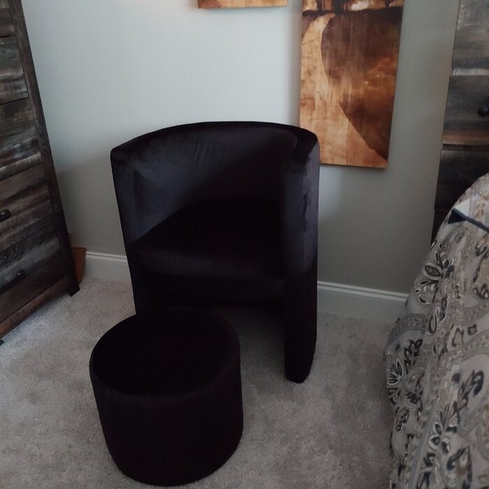 Amilliona Barrel Chair and Ottoman