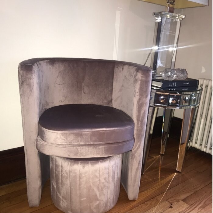 Amilliona Barrel Chair and Ottoman