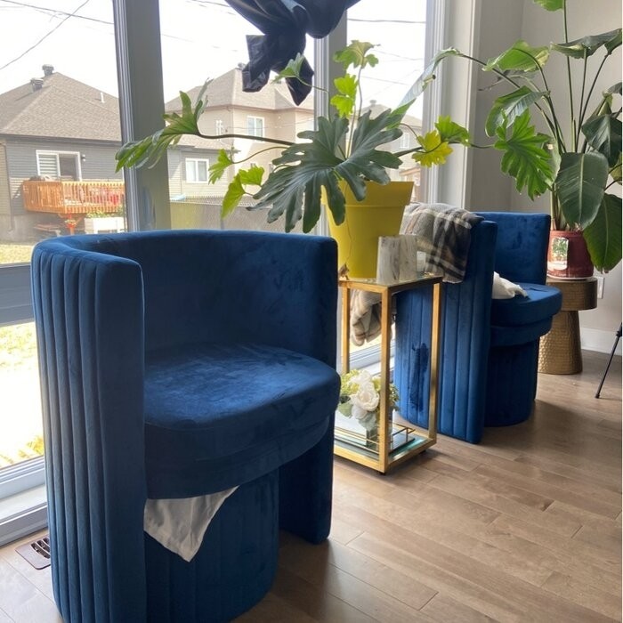 Amilliona Barrel Chair and Ottoman