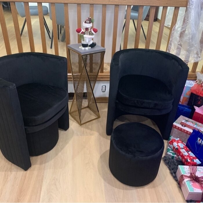 Amilliona Barrel Chair and Ottoman