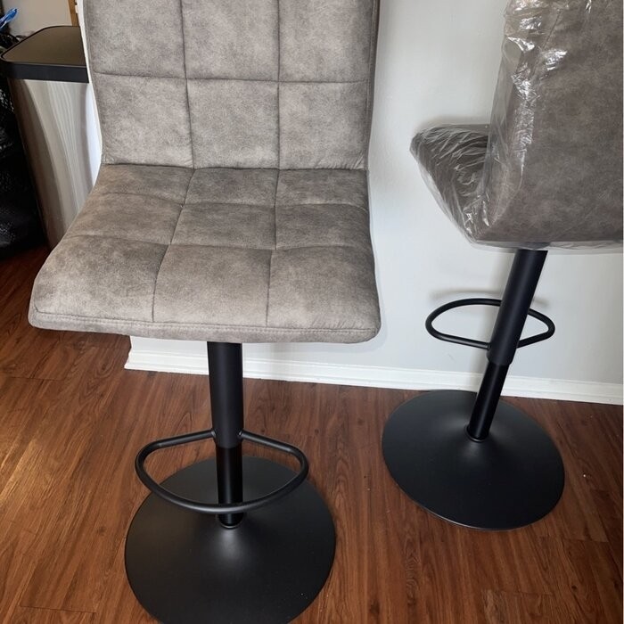 Amjed Swivel Adjustable Height Bar Stool