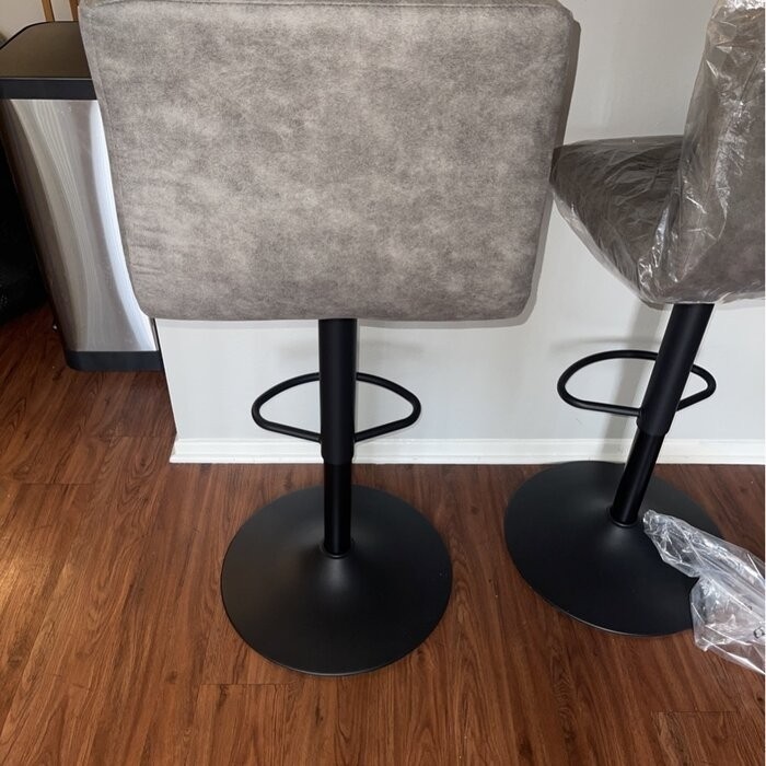 Amjed Swivel Adjustable Height Bar Stool