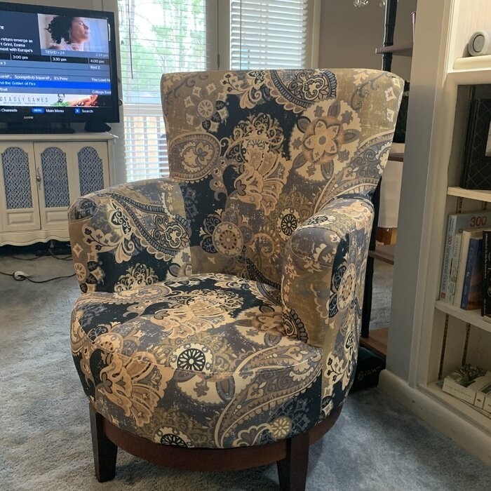 Apolinar 30'' Wide Linen Swivel Armchair