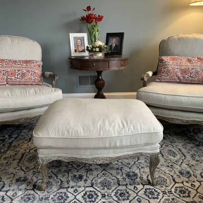 Arnold 30.5'' Wide Tufted