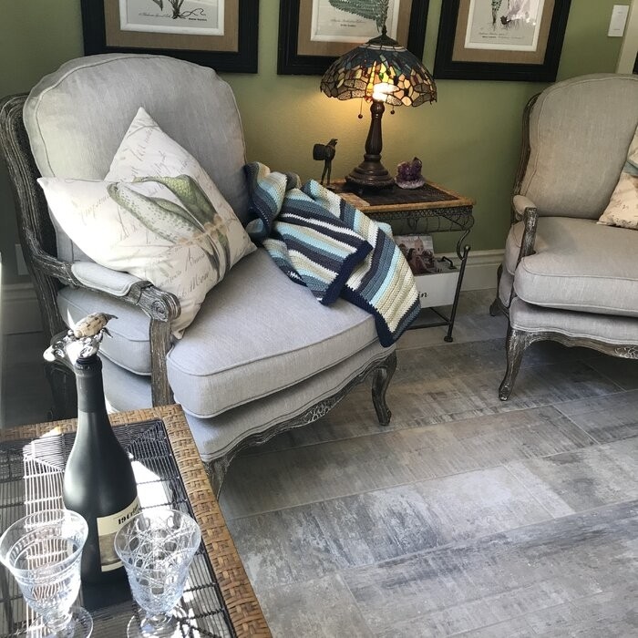 Arnold 30.5'' Wide Tufted