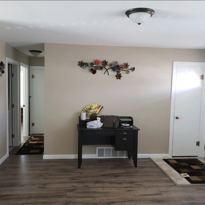 Braesen Executive Desk with Hutch
