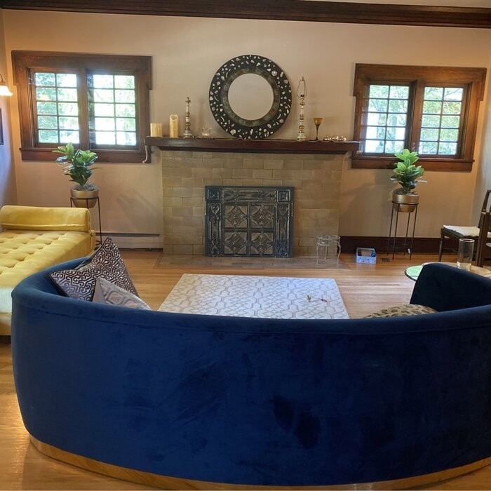 Breccan 91.5'' Velvet Round Arm Curved Sofa