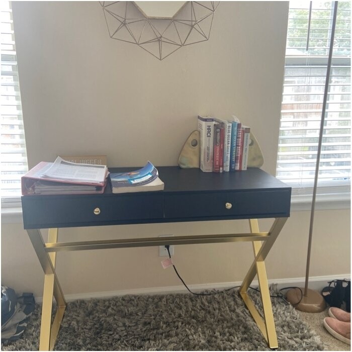 Cilly Desk