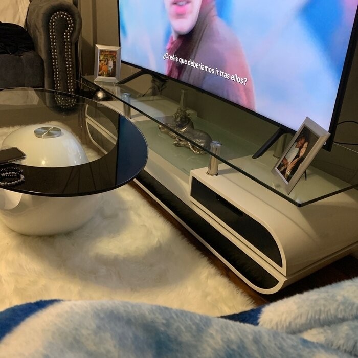 Ezren TV Stand for TVs up to 70