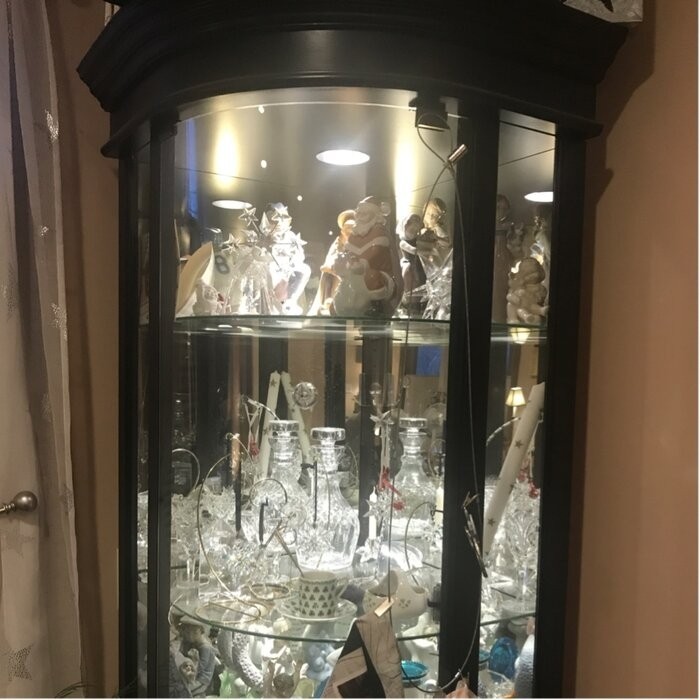 Galghard 32'' Wide Solid Wood Mirrored Back Curio Cabinet with Lighting