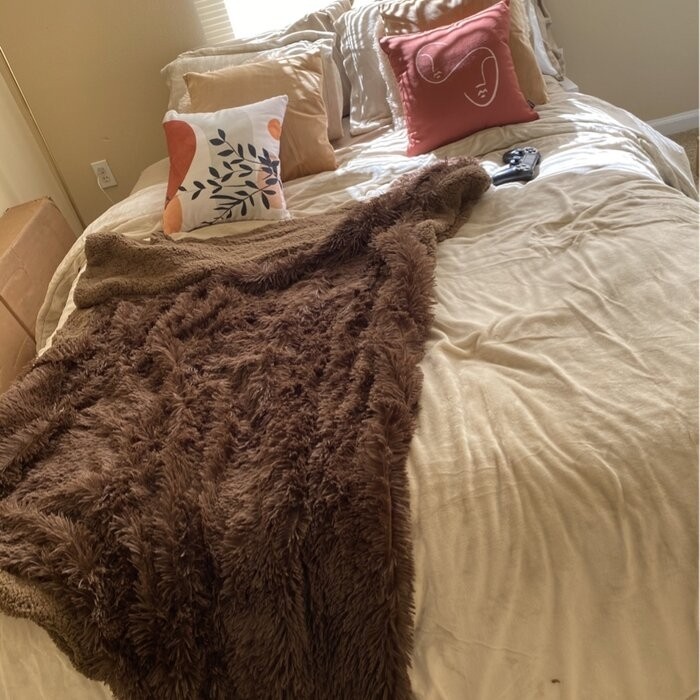 Galnares Low Profile Bed