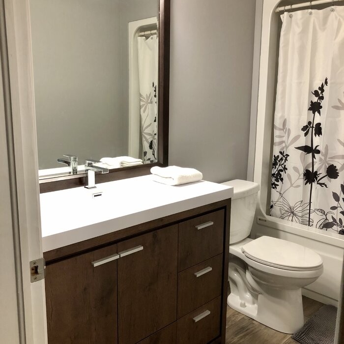Harger Free Standing Modern 42" Rectangular Single Bathroom Vanity Set