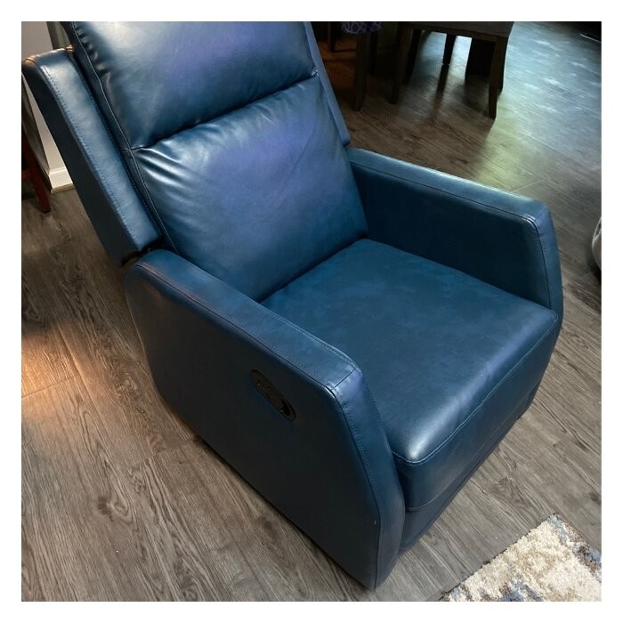Haug 26.5'' Wide Manual Swivel Recliner