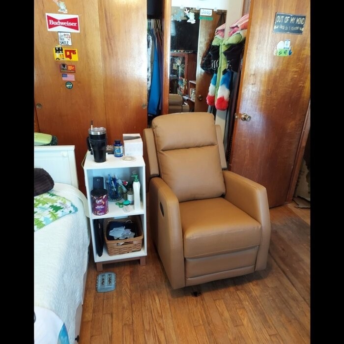 Haug 26.5'' Wide Manual Swivel Recliner