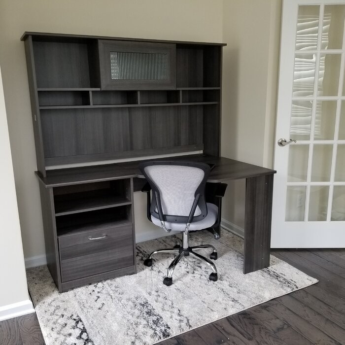 Hillsdale Reversible Corner Desk with Hutch