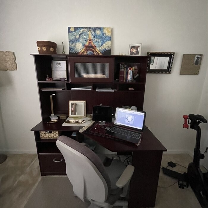 Hillsdale Reversible Corner Desk with Hutch