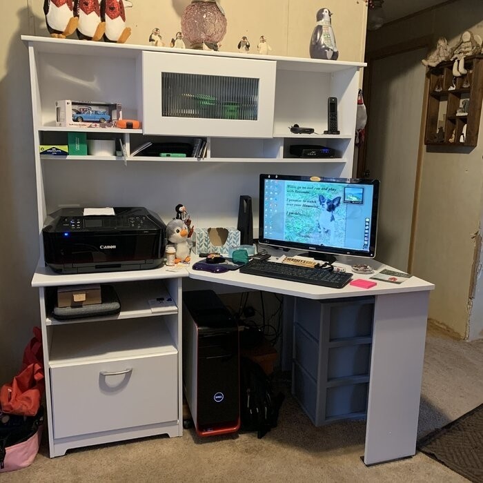 Hillsdale Reversible Corner Desk with Hutch