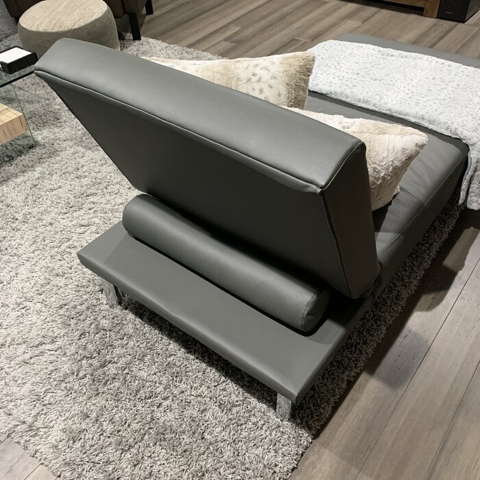 Ippolito Chaise Lounge