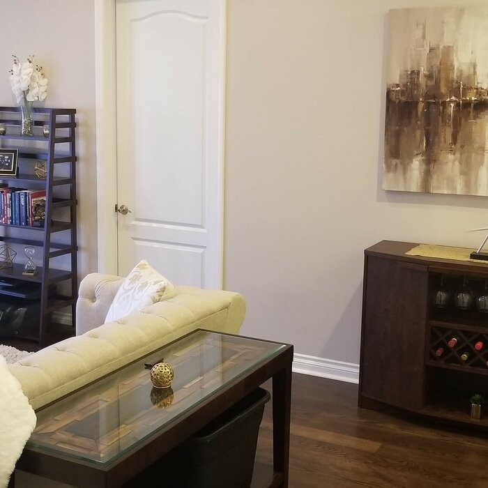 Isabell Bar with Wine Storage