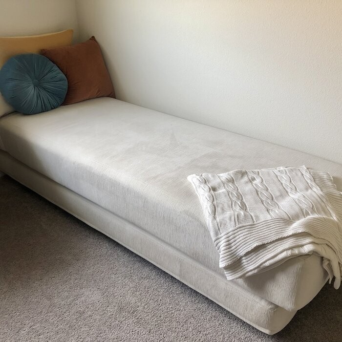 Ishee Queen Daybed with Mattress