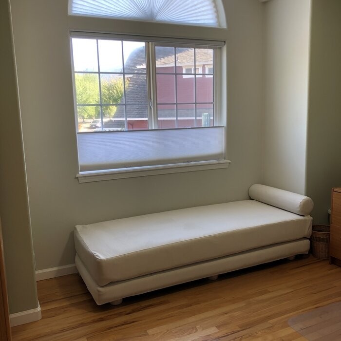 Ishee Queen Daybed with Mattress