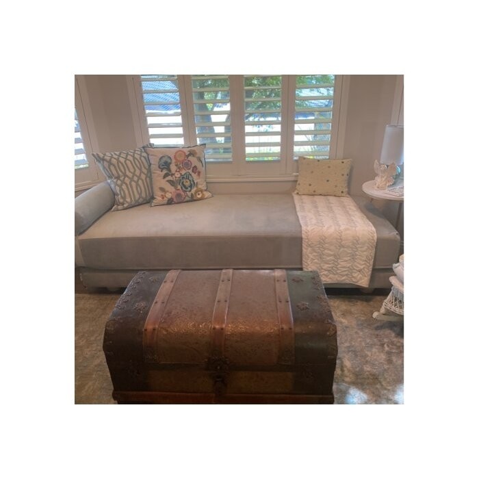 Ishee Queen Daybed with Mattress