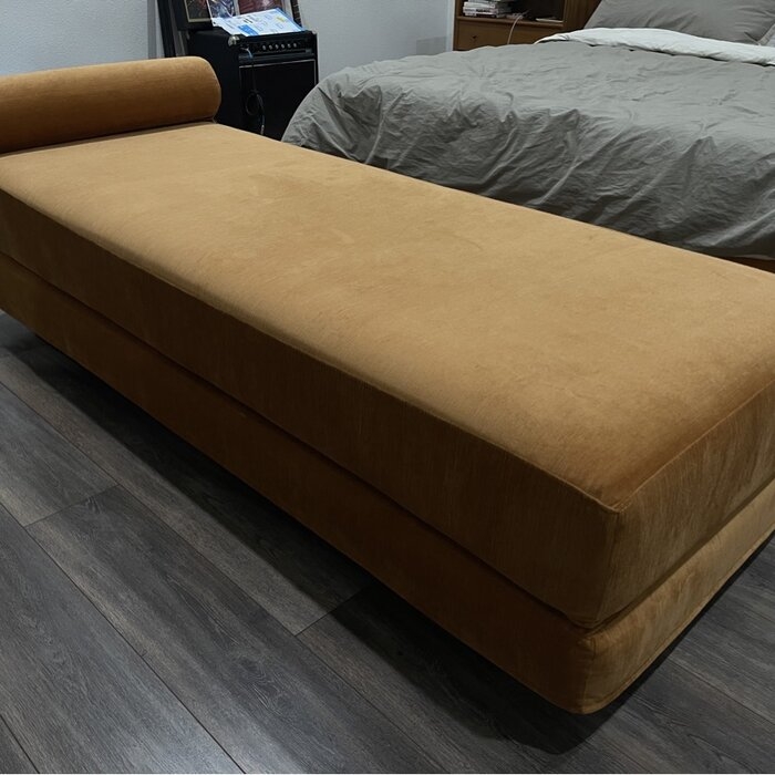 Ishee Queen Daybed with Mattress